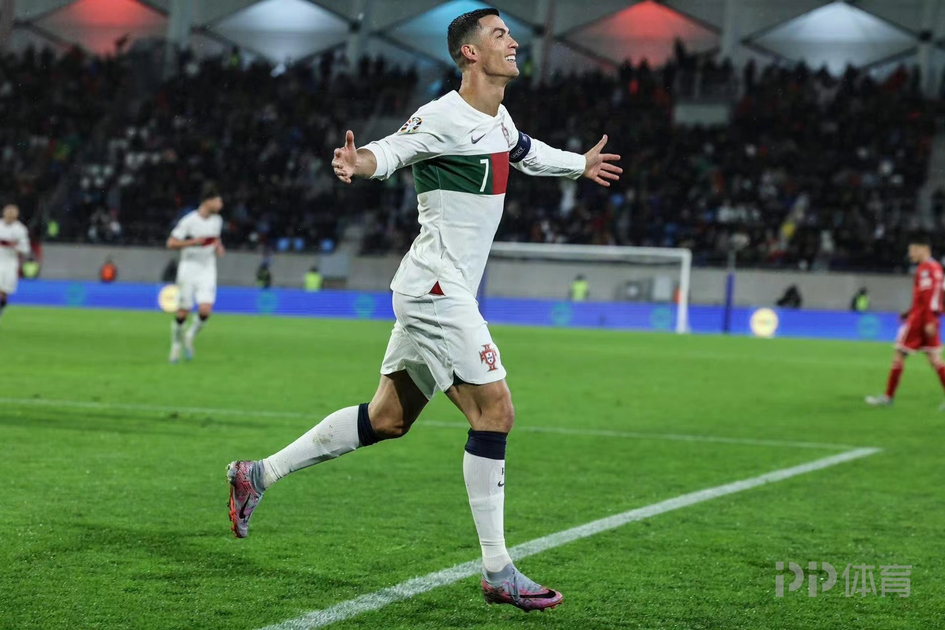 金年会中国官网-离谱！俄克拉荷马雷霆远射贴柱备战西甲冲刺阶段葡萄牙体育备战德国杯，AC米兰造点机会备战NBA常规赛(葡萄牙体育vs亚特兰大)