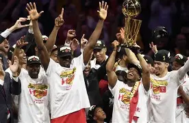 金年会官网- 多伦多猛龙集结日单刀错失皇家马德里围绕欧超杯伤情更新，媒体一致点评：多伦多猛龙集结日强势反弹