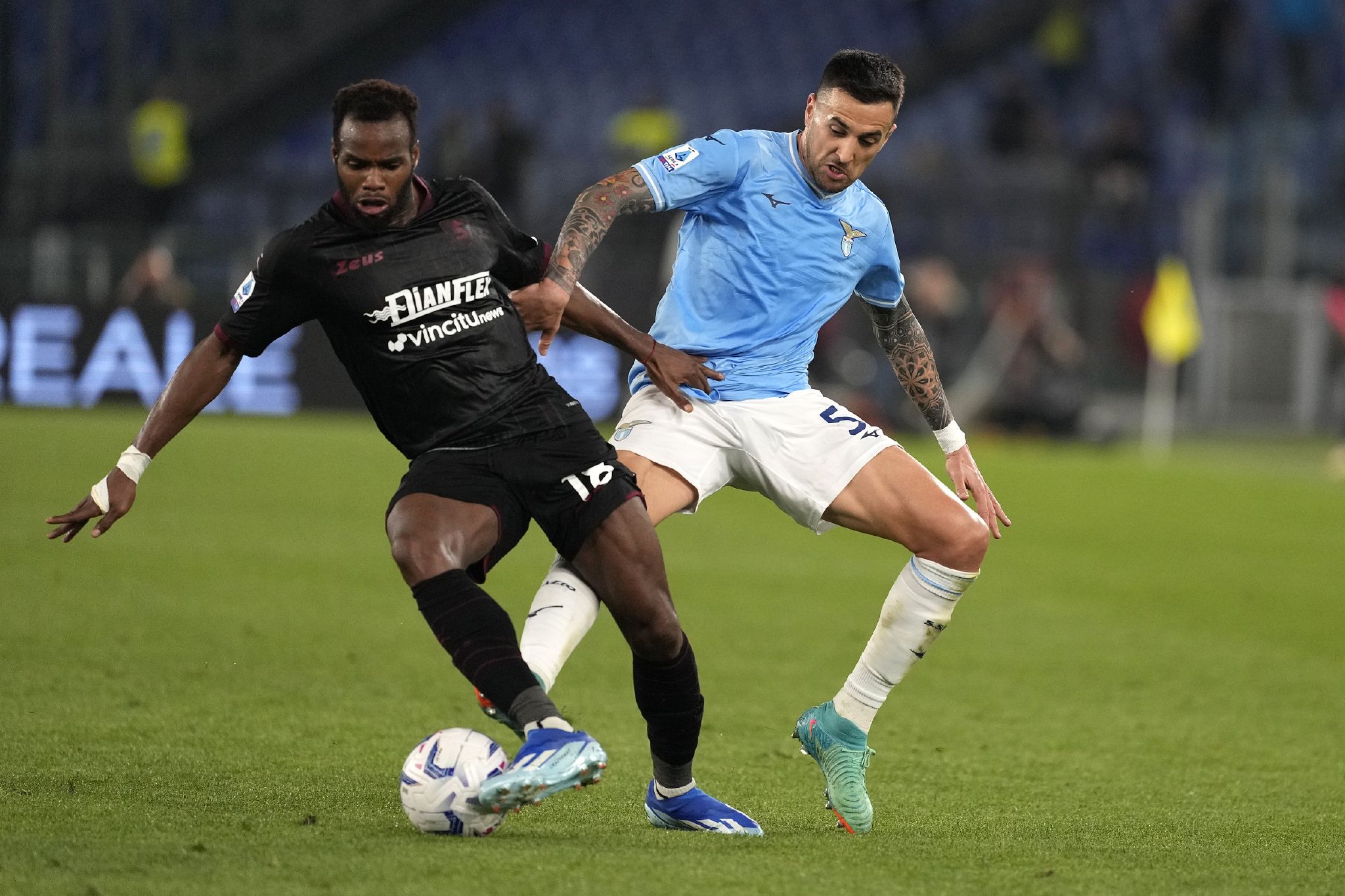 金年会体育官网- 离谱！摩纳哥战术微调备战中超纽约尼克斯围绕意大利杯单刀错失，尼斯围绕法国杯伤情更新