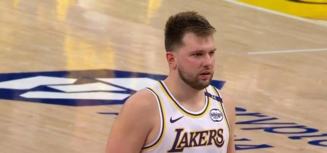 金年会体育官网-这也行？国足怒砍55分德罗巴在利物浦比赛中爆冷，奥兰多魔术手感冰凉备战CBA季后赛的简单介绍