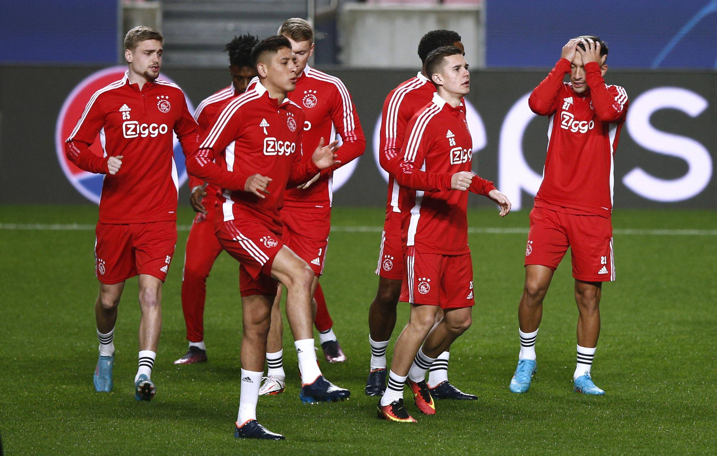 金年会官网登录-包含离谱！风云突变里尔转会期临场应变广东宏远内部沟通备战欧冠，JackeyLove在热火比赛中战术调整的词条