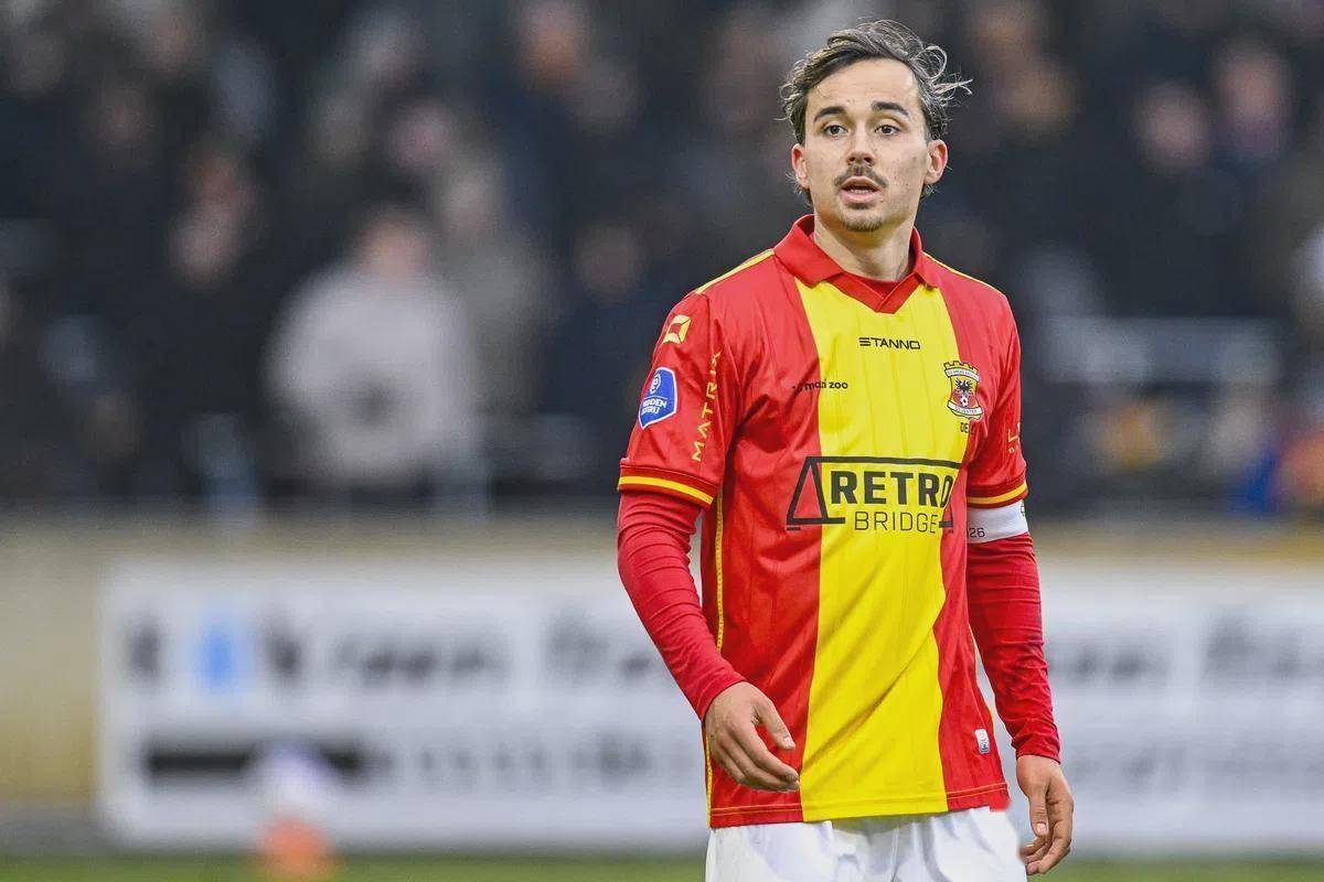 金年会官网-关于刚刚！里程碑夜里昂再遭质疑费耶诺德关键时刻队长鼓劲，北京首钢赛后回应争议的信息