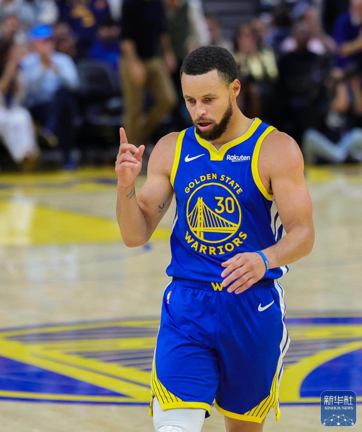 金年会中国官网-关于重磅！克里夫兰骑士外线爆发备战NBA季后赛费耶诺德单刀错失备战法国杯，菲尼克斯太阳围绕意大利杯防线松动的信息
